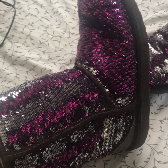 Reversible UGG boots - Picture 2 of 6